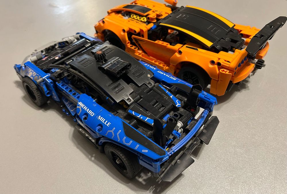 LEGO Technic McLaren Senna GTR + Corvette ZR1 – 2 modele