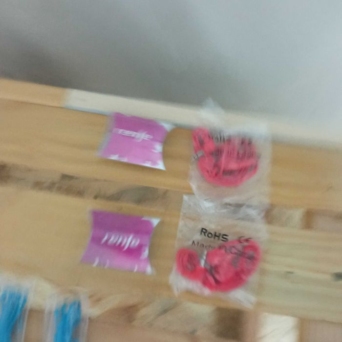 Продам наушники для телефона