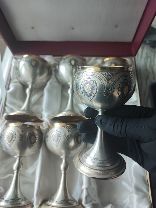 "Північна чернь" - Срібні бокали з позолотою на 165 мл 9000$/комплект