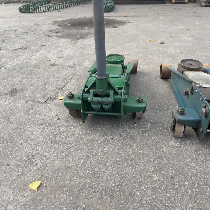 Домкраты подкатные 3 т