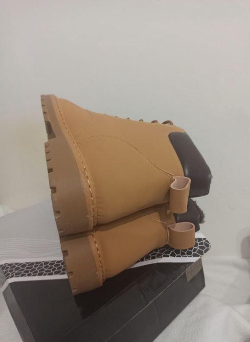 28 CM 43 Buty botki kozaki trapery camel beżowe minimalizm, na zamek ocieplane
