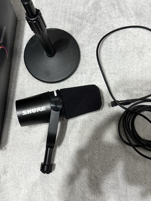 Mikrofon Shure MV7+ RGB (USB-C / XLR)