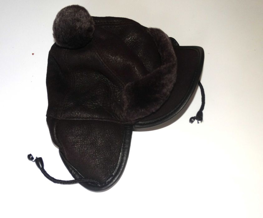 Nowa skórzana cieplutka czapeczka na 3/4 lata 53 cm