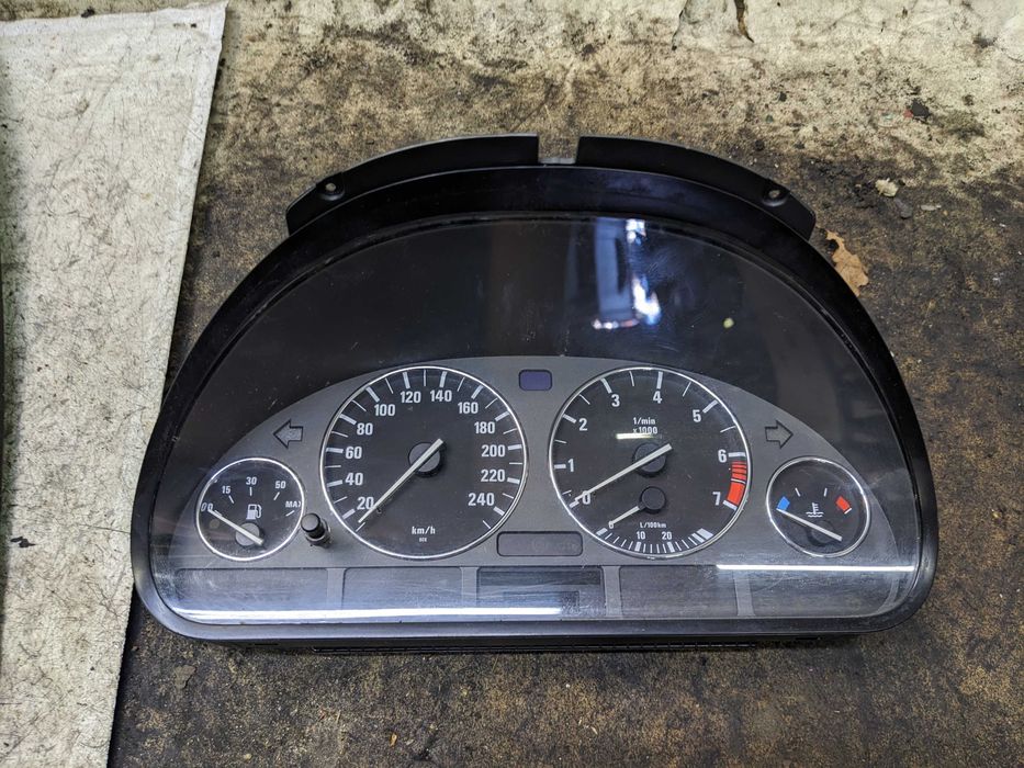 BMW E39 2.5 B Licznik Zegary