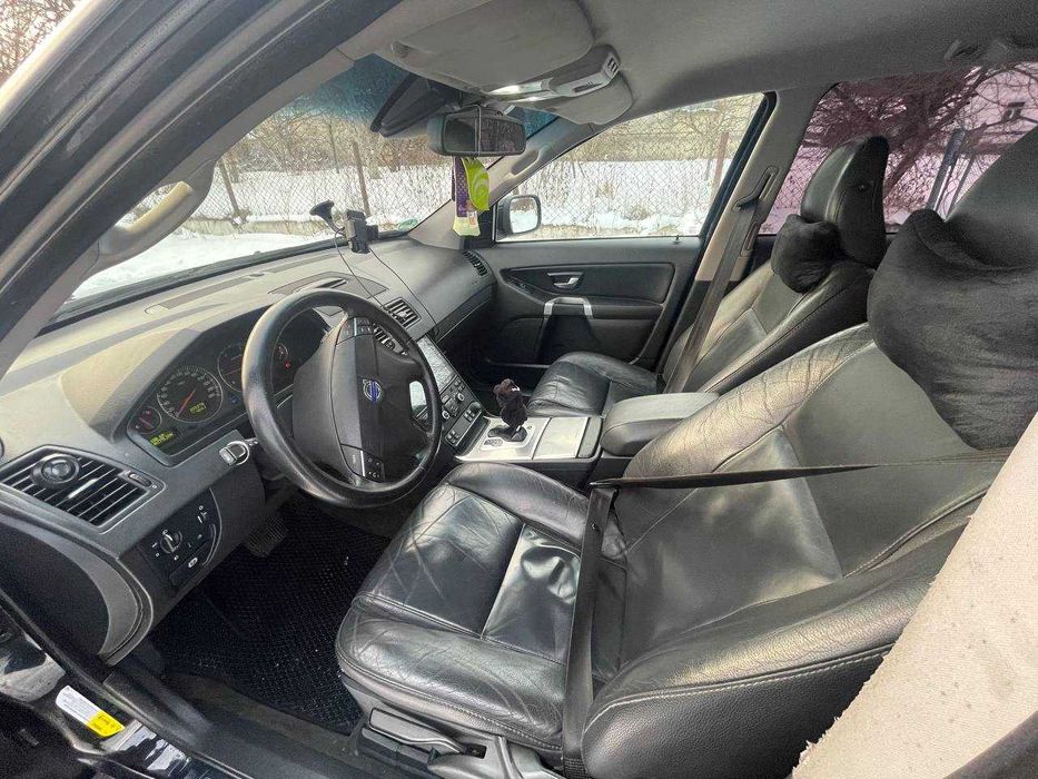 Автомобіль Volvo XC 90