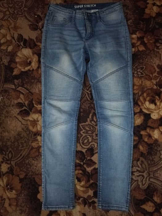 Віддам багато одягу на дівчину розмір XS