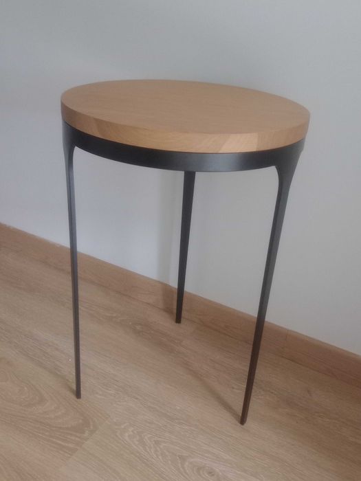 Mesa de apoio de madeira