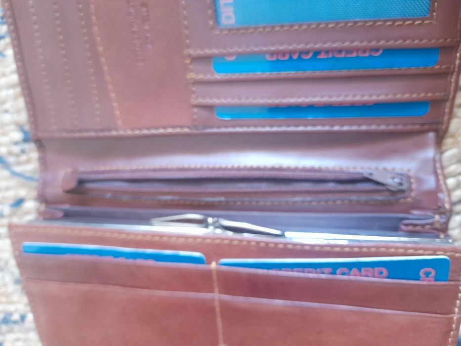 Carteira em pele nova Bugatti