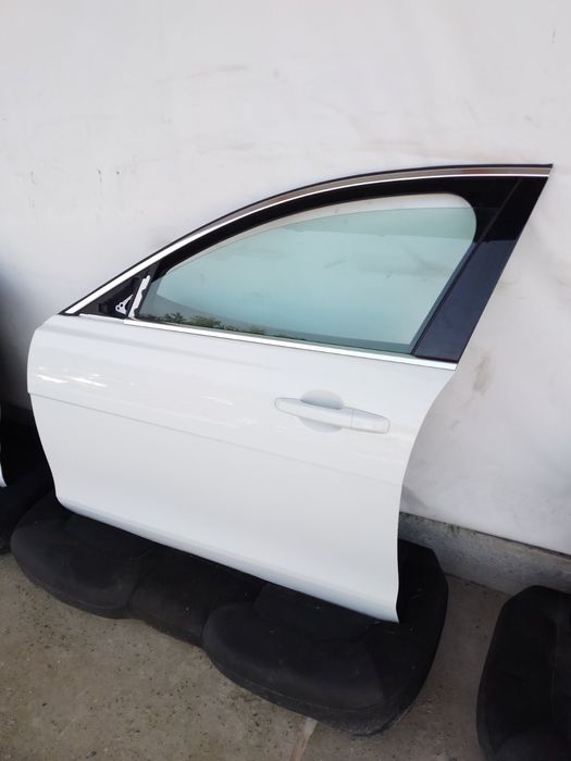 Двері передні ліві Toyota Camry 70 2017-2023