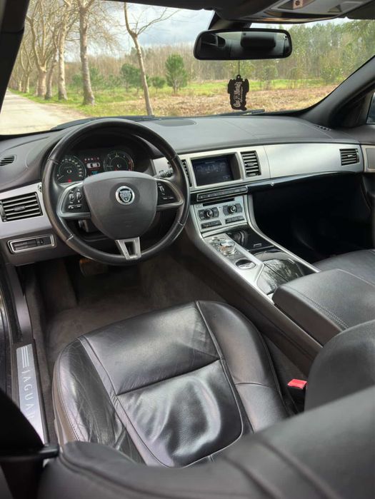 JAGUAR XE Black Edtion