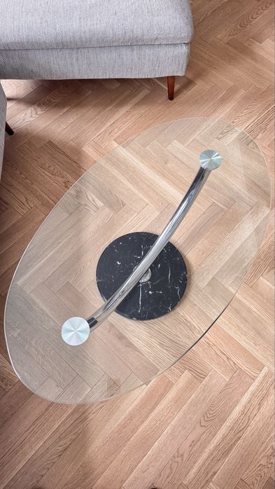 Szklany stolik kawowy – chrom, marmur
