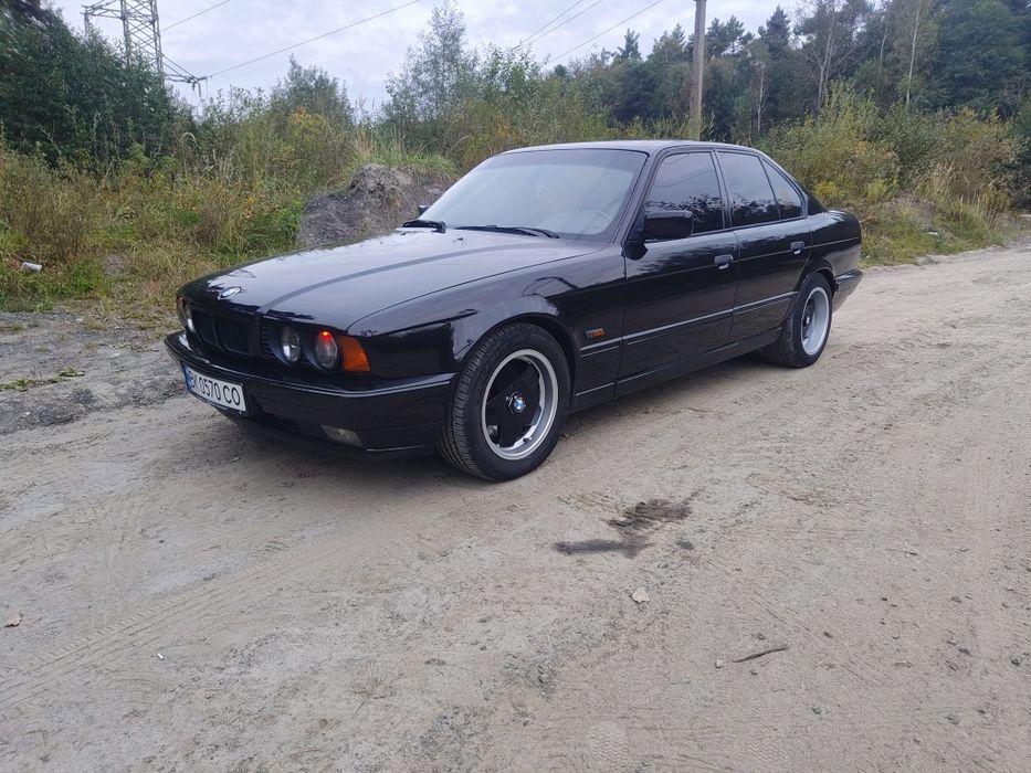 BMW E34  m50b25tu