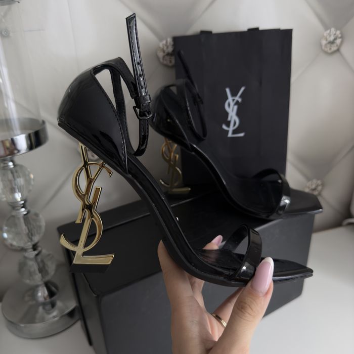 Sandałki YSL lakierowane