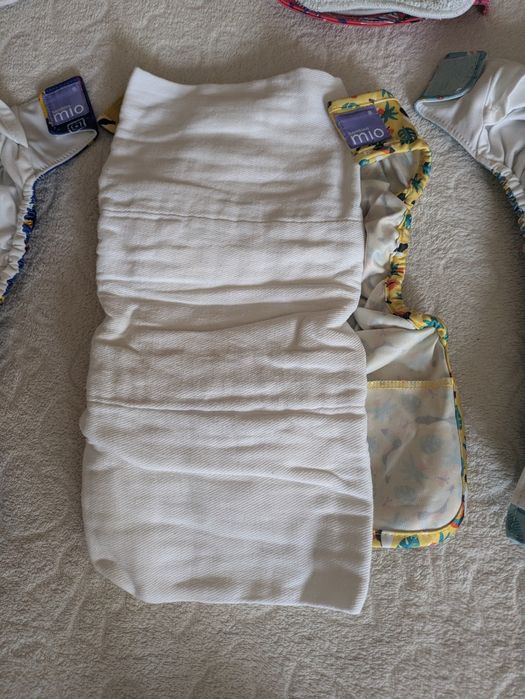 Lote 29 fraldas reutilizáveis ótimo estado (Bambino mio e outras)