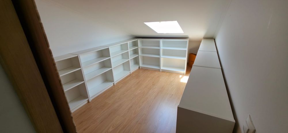 Estantes para livros ou sapatos