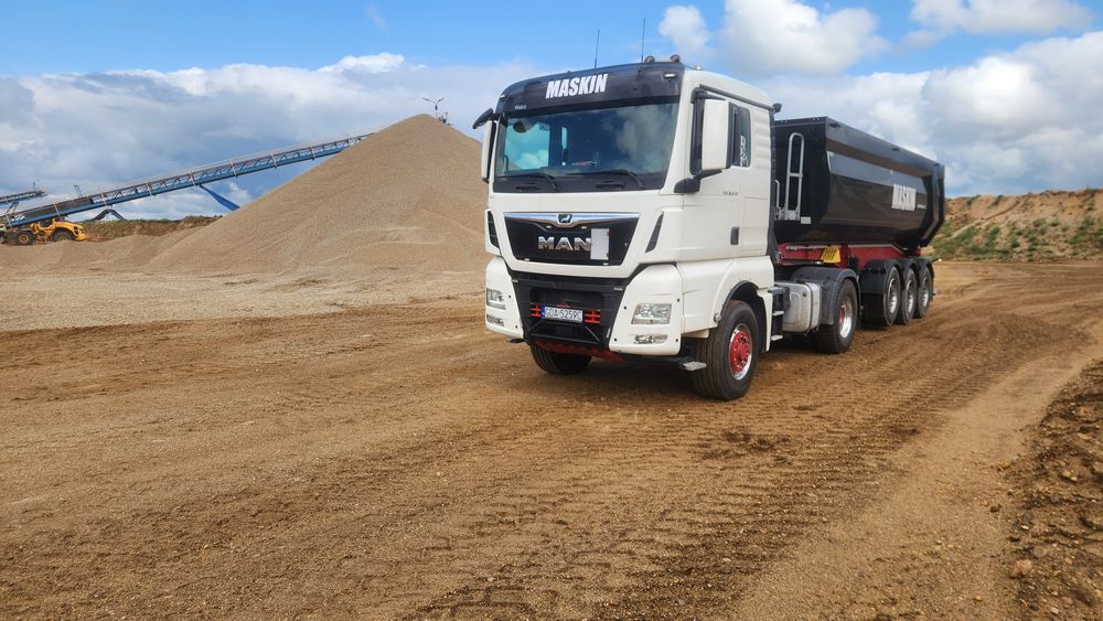Wywrotka transport gruz piasek ziemia
