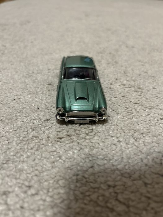 Металевий Aston Martin DB4