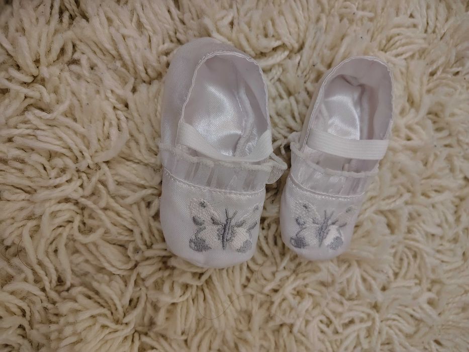 Взуття для дівчинки новонароджених