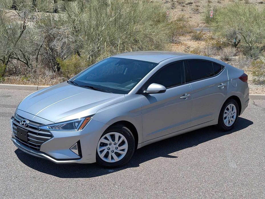 Hyundai Elantra      2020