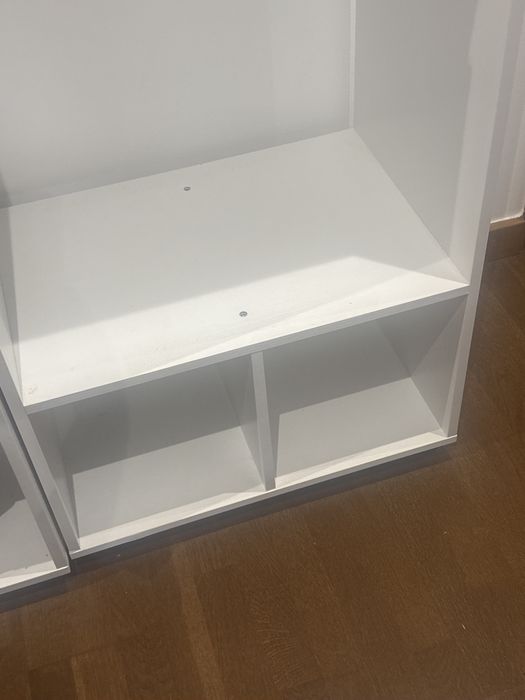 Móvel branco para arrumação