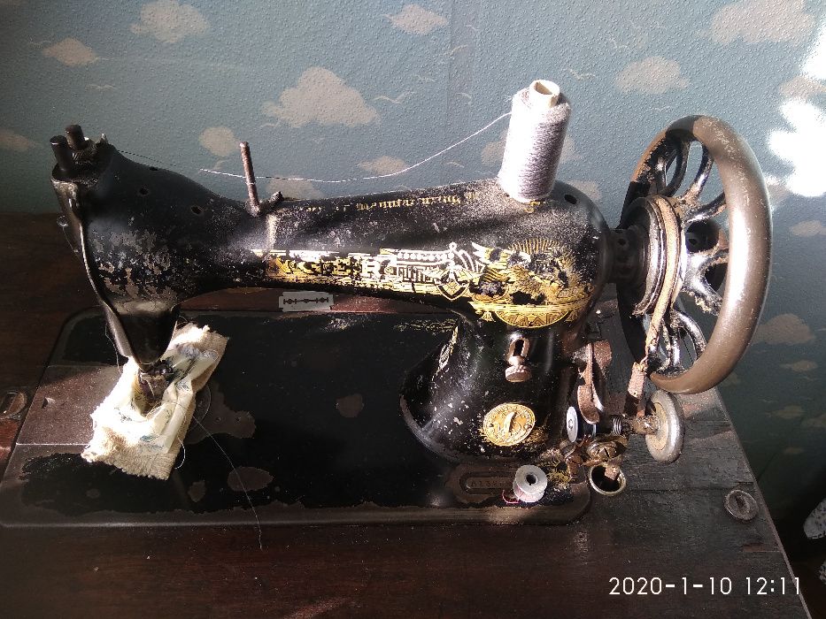 Продам швейну машинку ZINGER з станиною