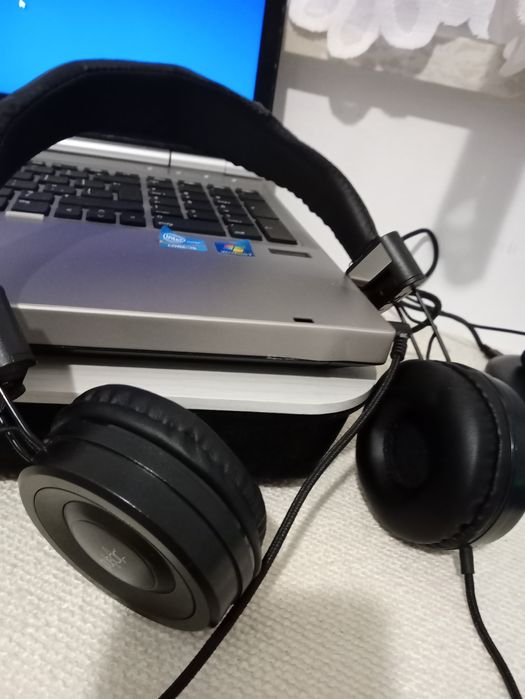 Sprzedam laptopa bez systemu operacyjnego Windows 10
