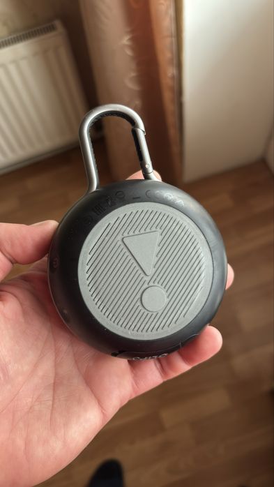 JBL clip 3 портативна колонка