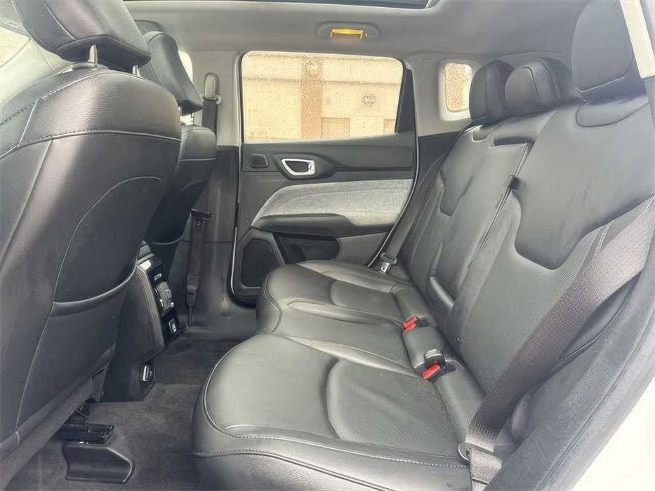 Jeep Compass      2021