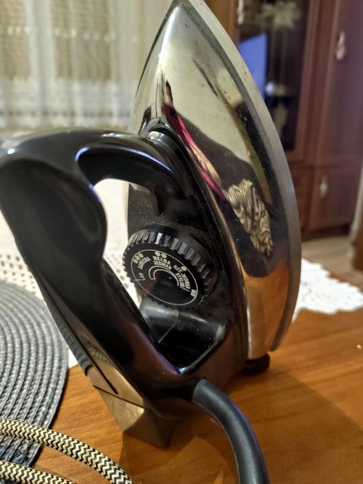 Sprzedam żelazko PRL