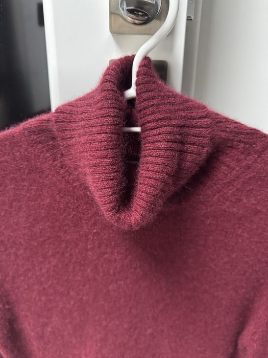 Кашеміровий гольф вишневий.