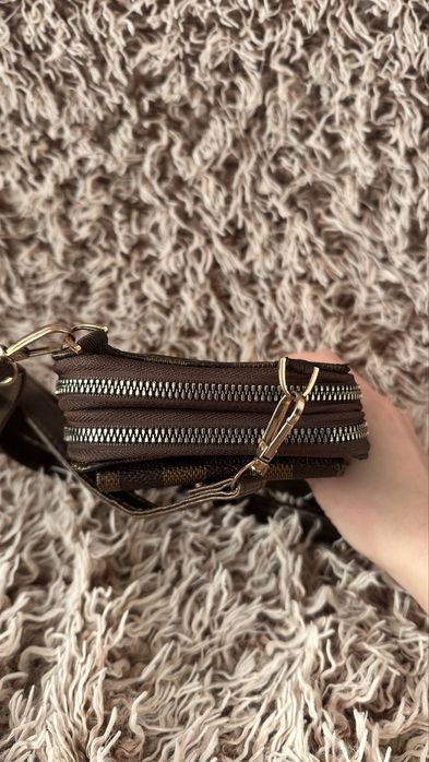 Жіноча сумка-гаманець Луї В