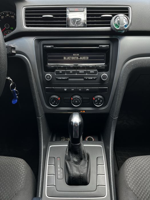 Volkswagen Passat B7 2013 2.5 газ/бенз