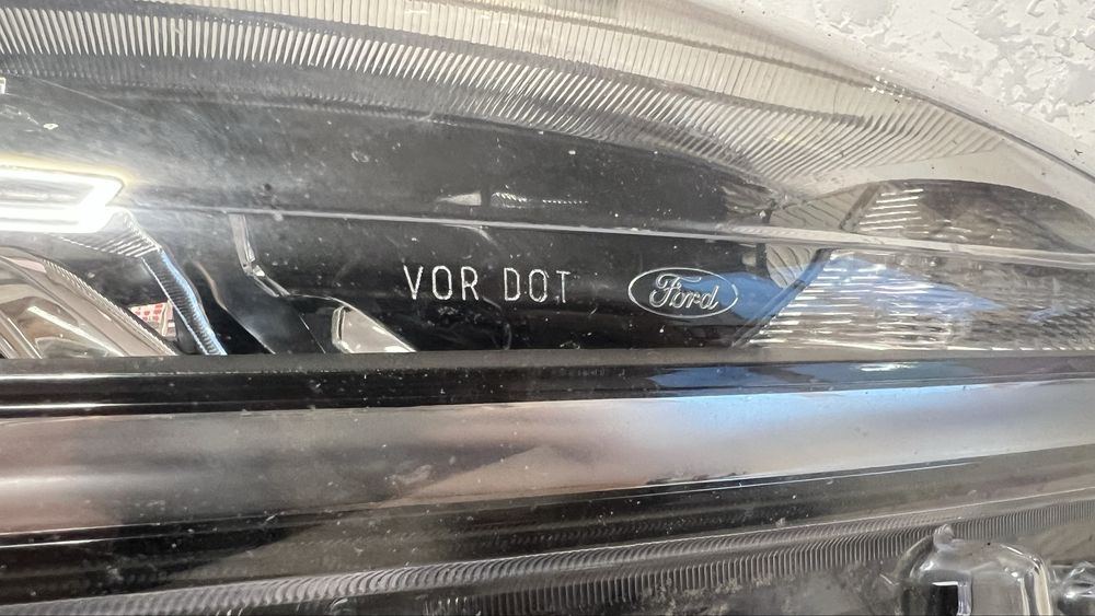 Фара права Ford Escape MK4 2020-2022 Форд Ескейп
