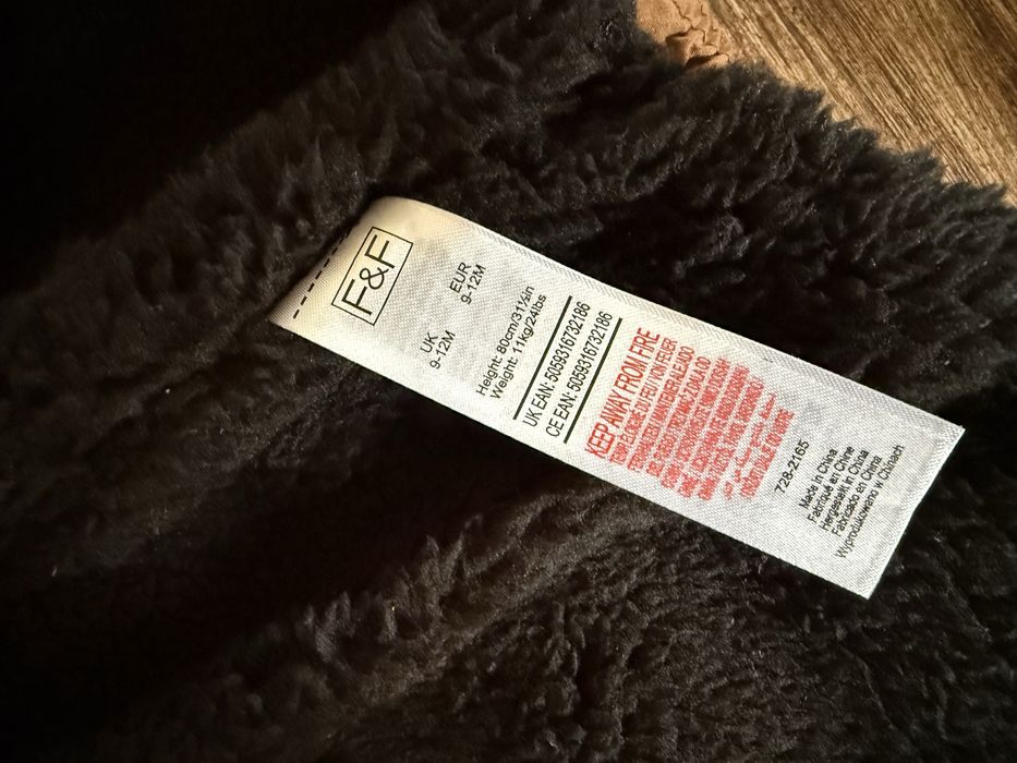 Жилетка , безрукавка дитяча F&F 9-12 міс тепла