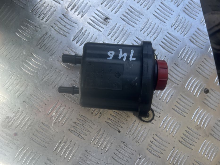 Бачок гидроусилителя альфа Ромео 146 Alfa Romeo