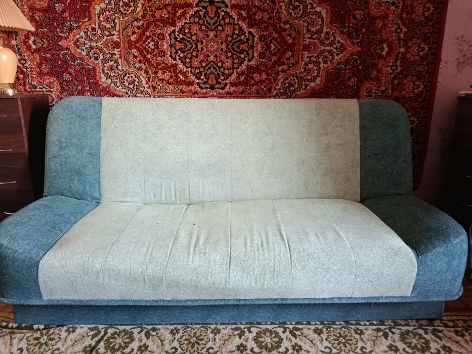 Продам б/у диван+б/у кресло