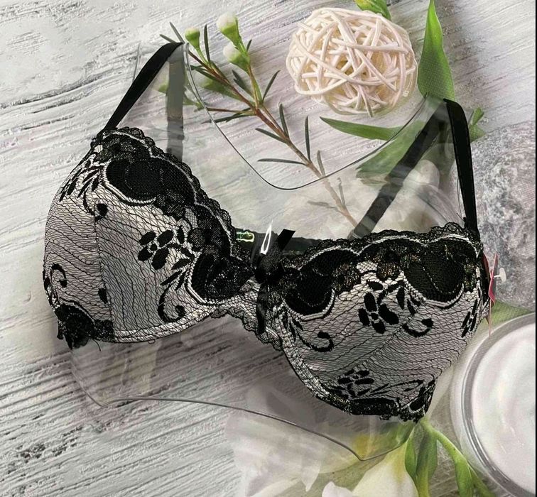 Ажурные лифчик, бюстгальтер