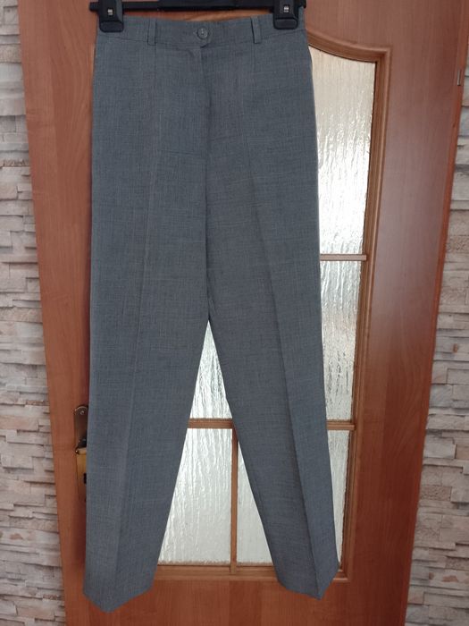 Garniturowe spodnie damskie roz.36