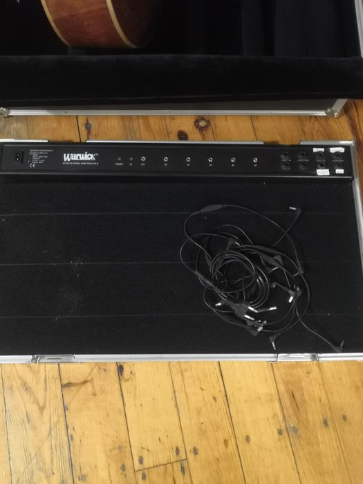 Warwick pedalboard +stoiak gitarowy