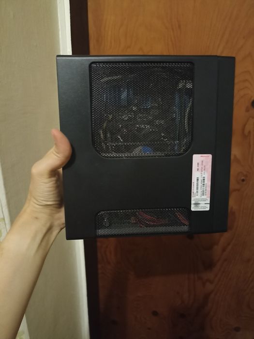 Продам безумный системный блок б/у в рабочем состоянии