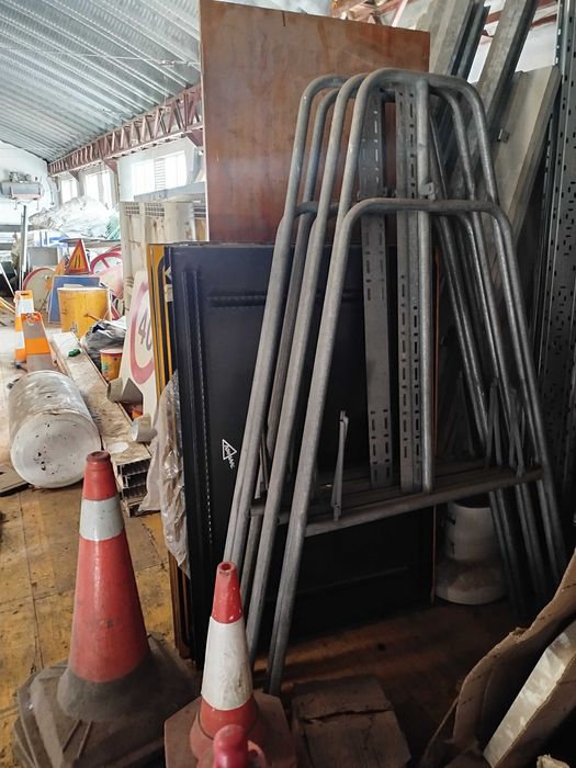 Sinais de transito  e obra diversos