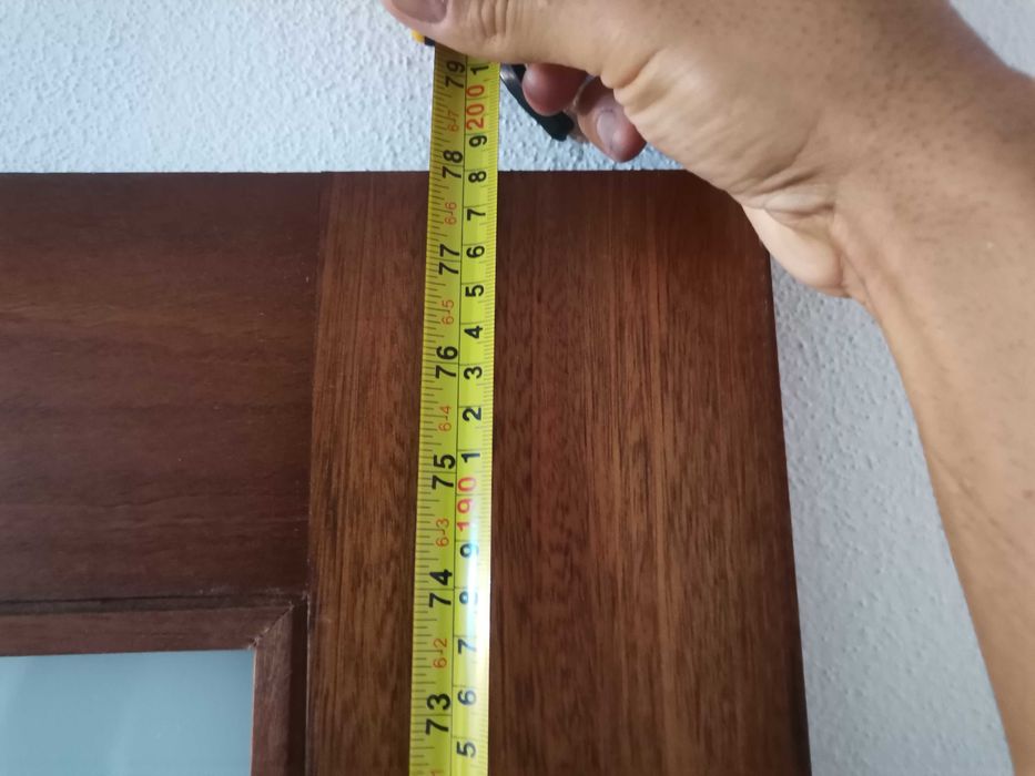 Porta madeira .bom estado