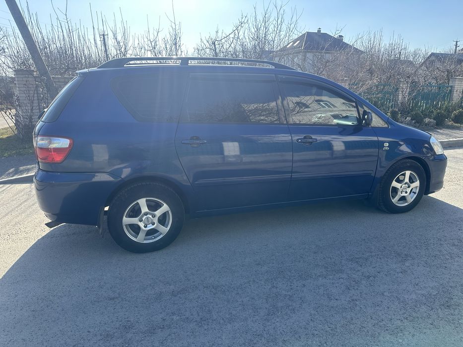 Продам тойота авесис версо