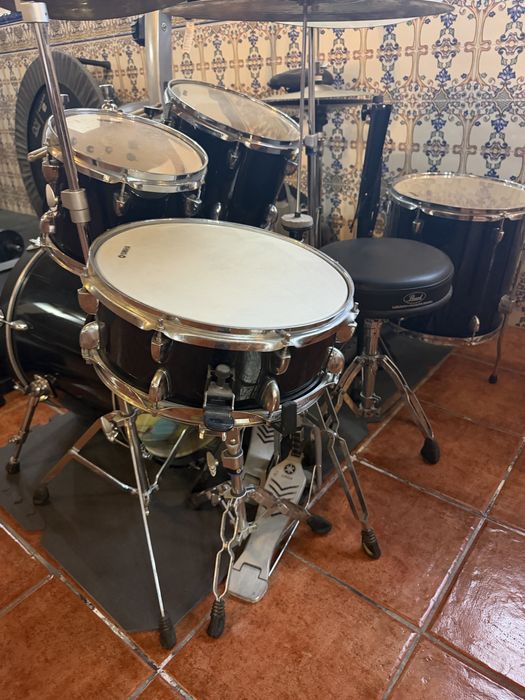 Set Completo Bateria Yamaha Gigmaker + Pratos Zildjian ZBT + Acessórios (Pronta a Tocar!)