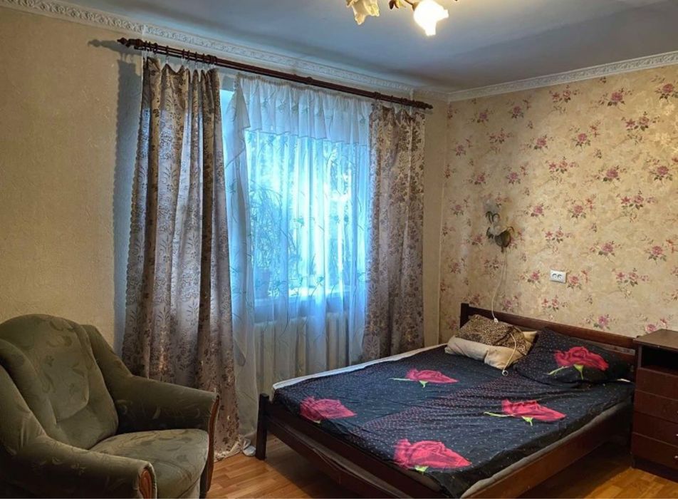 Продаю 2 кімнатну квартиру на Космонавтів. Сертифікат!