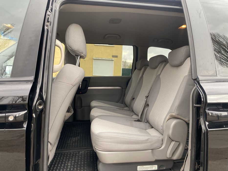 KIA Carnival 2012