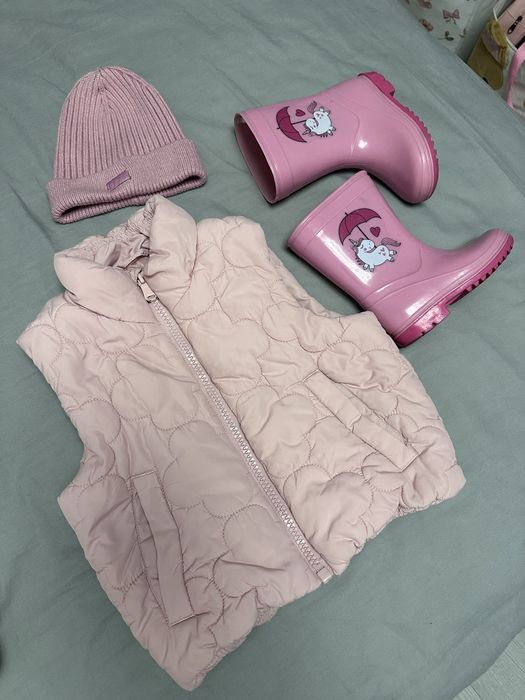 Желетка дитяча, чобітки шапка