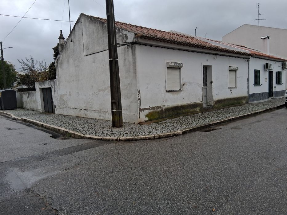 Casa antiga, T2, Neves