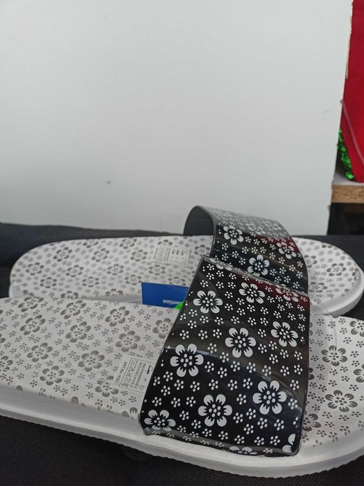 Klapki damskie-nowe