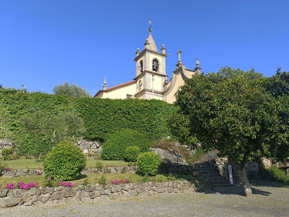 Vende-se terreno rústico com vista rio Douro